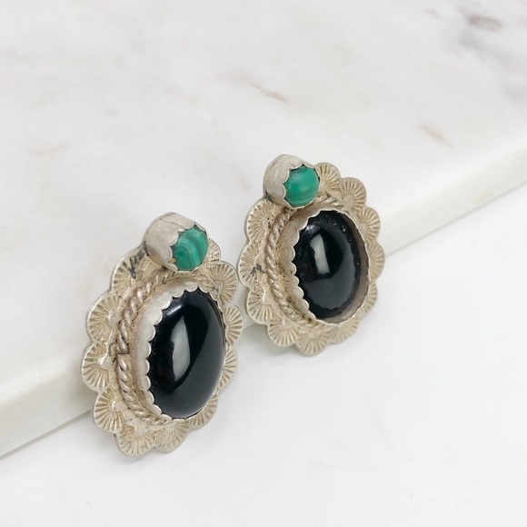 [SOLD] Vintage | Silver Turquoise Gem Earrings - Picture 3 of 5